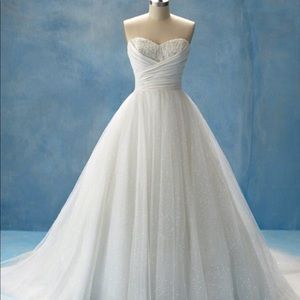 Cinderella Wedding Dress BNWT